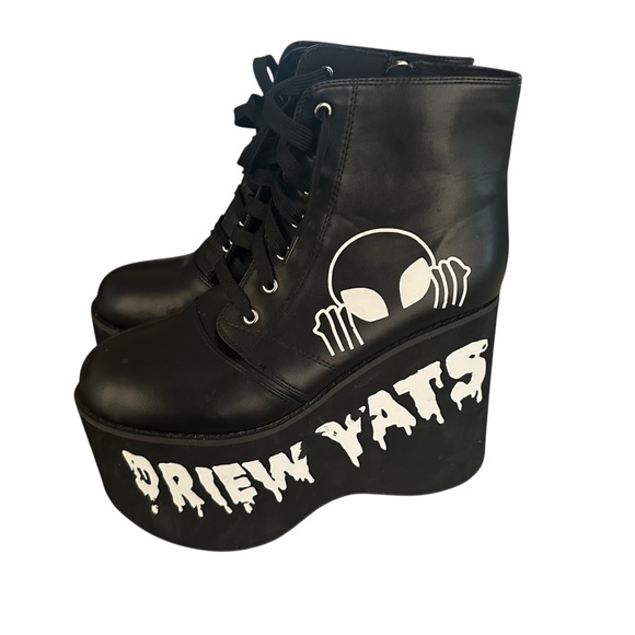 Hot Topic “Stay Weird” Platform Boots – Women’s Size 9 - Picture 2 of 8